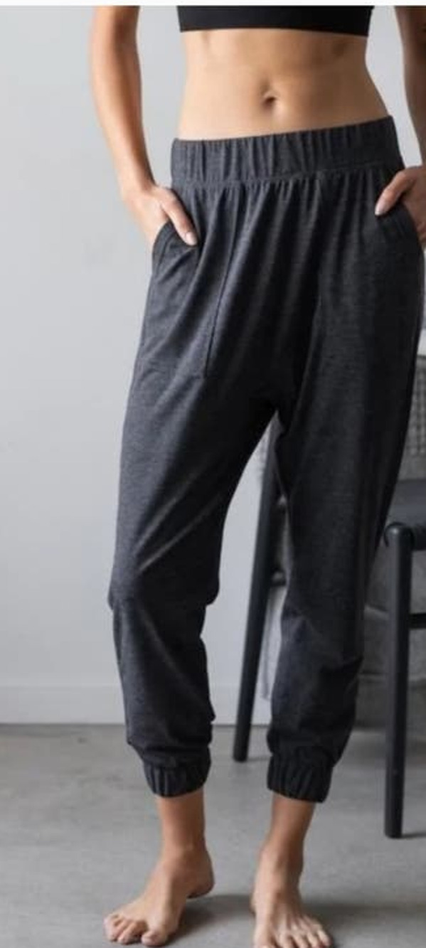Lunya Restore Thermal Draped Jogger in Mellow Gray Heather Size Small NWOT